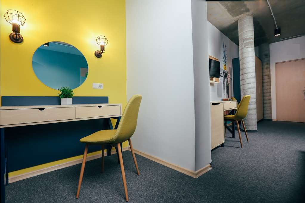 Jam Hotel Hnatyuka Lviv Quarto foto